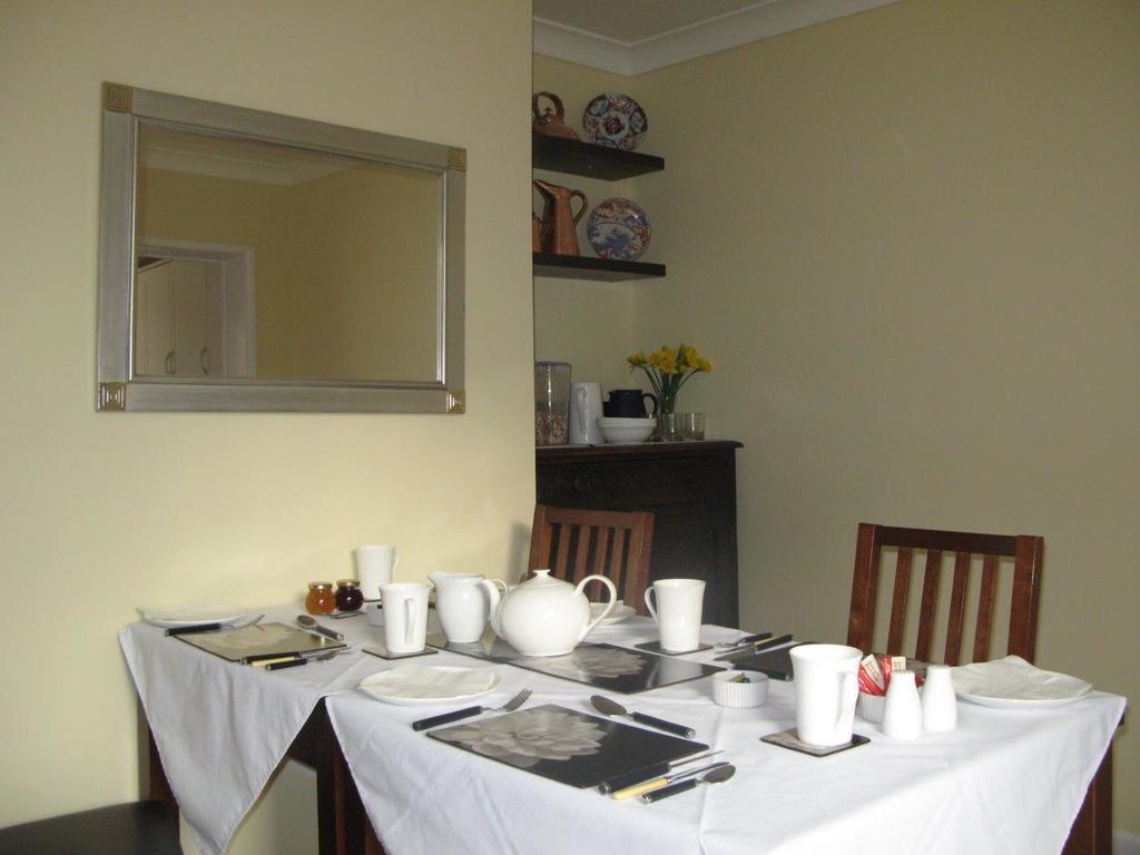 Number 64 Hotel Salisbury Buitenkant foto